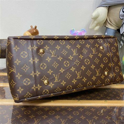 m44869 louis vuitton|pochette louis vuitton.